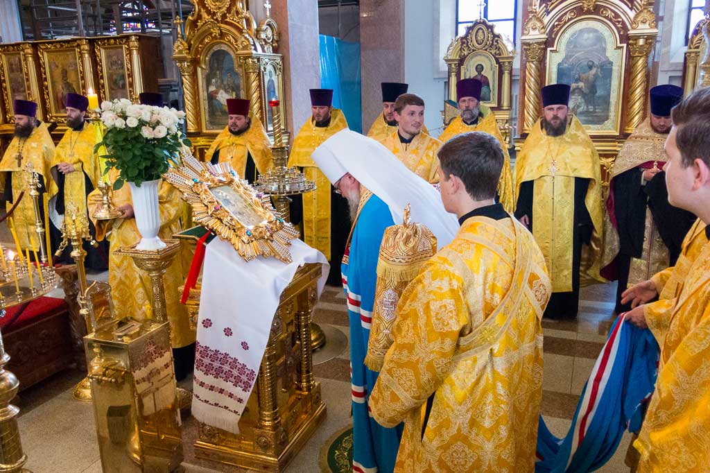 Жители-православного-Донбасса-молились-о-мире-в-своем-крае-6